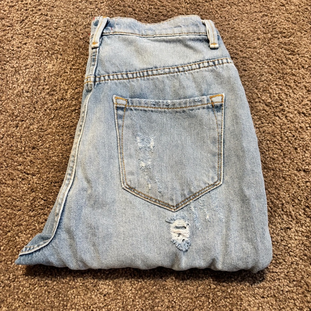 BDG Women's Size 25‎ Mom High Rise Jeans Light Blue Distressed Ripped Holes